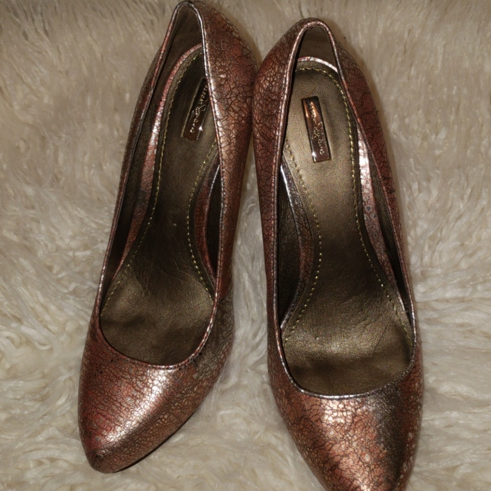 Shoes - Picture 2 of 4